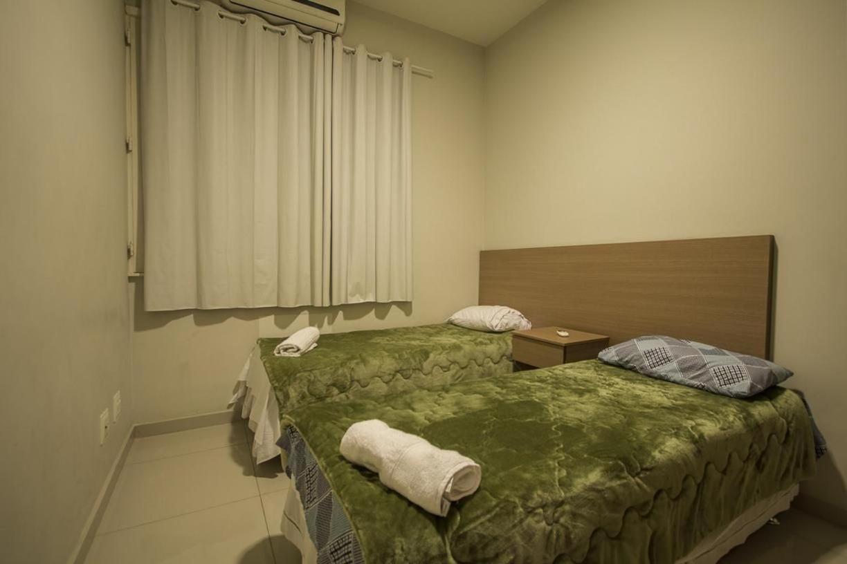 Apartamento Confortavel 3Qts: Vista Lateral Mar